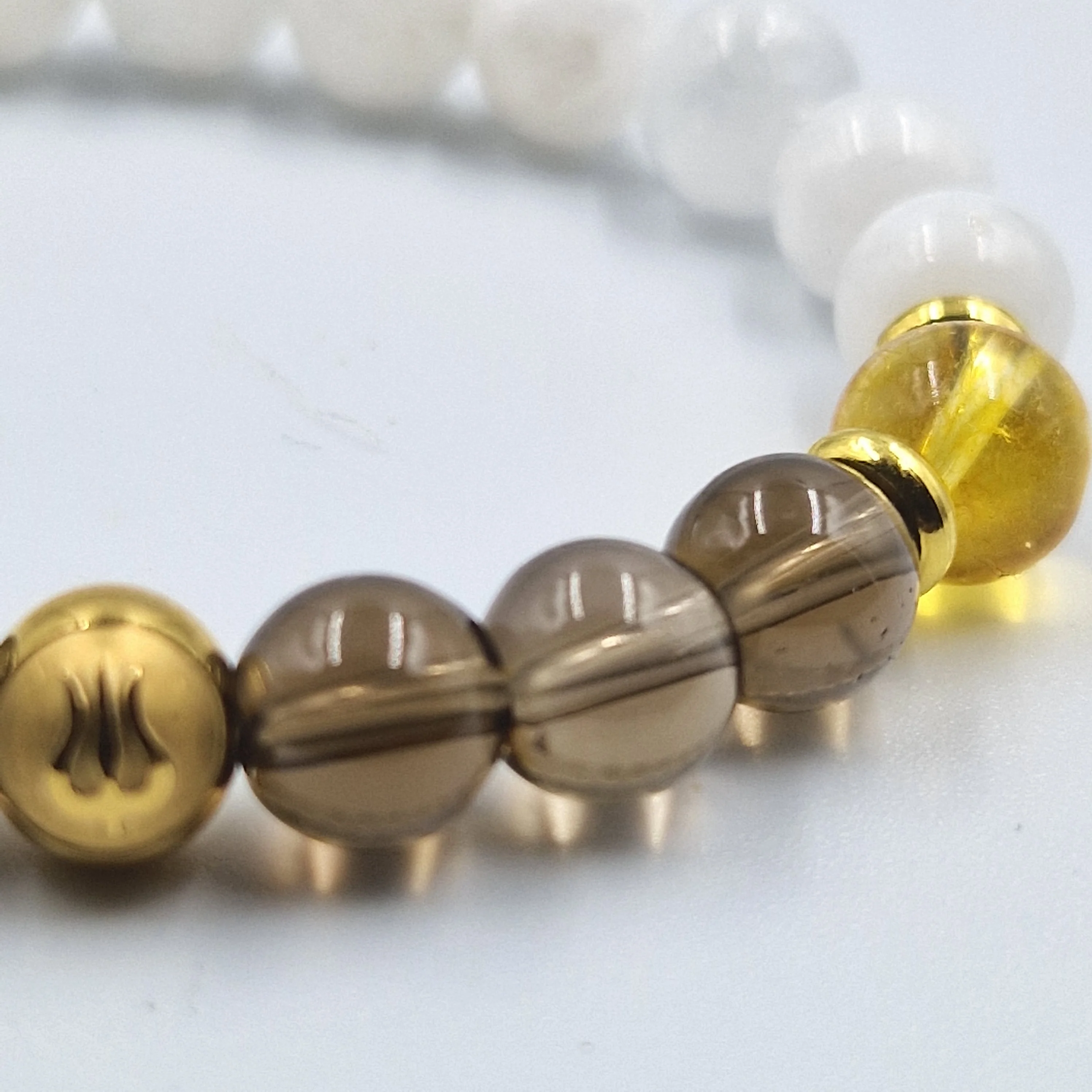 Bracelet Bélier Année 2024 en Pierre de lune blanche, Citrine et Quartz fumé - Image 2