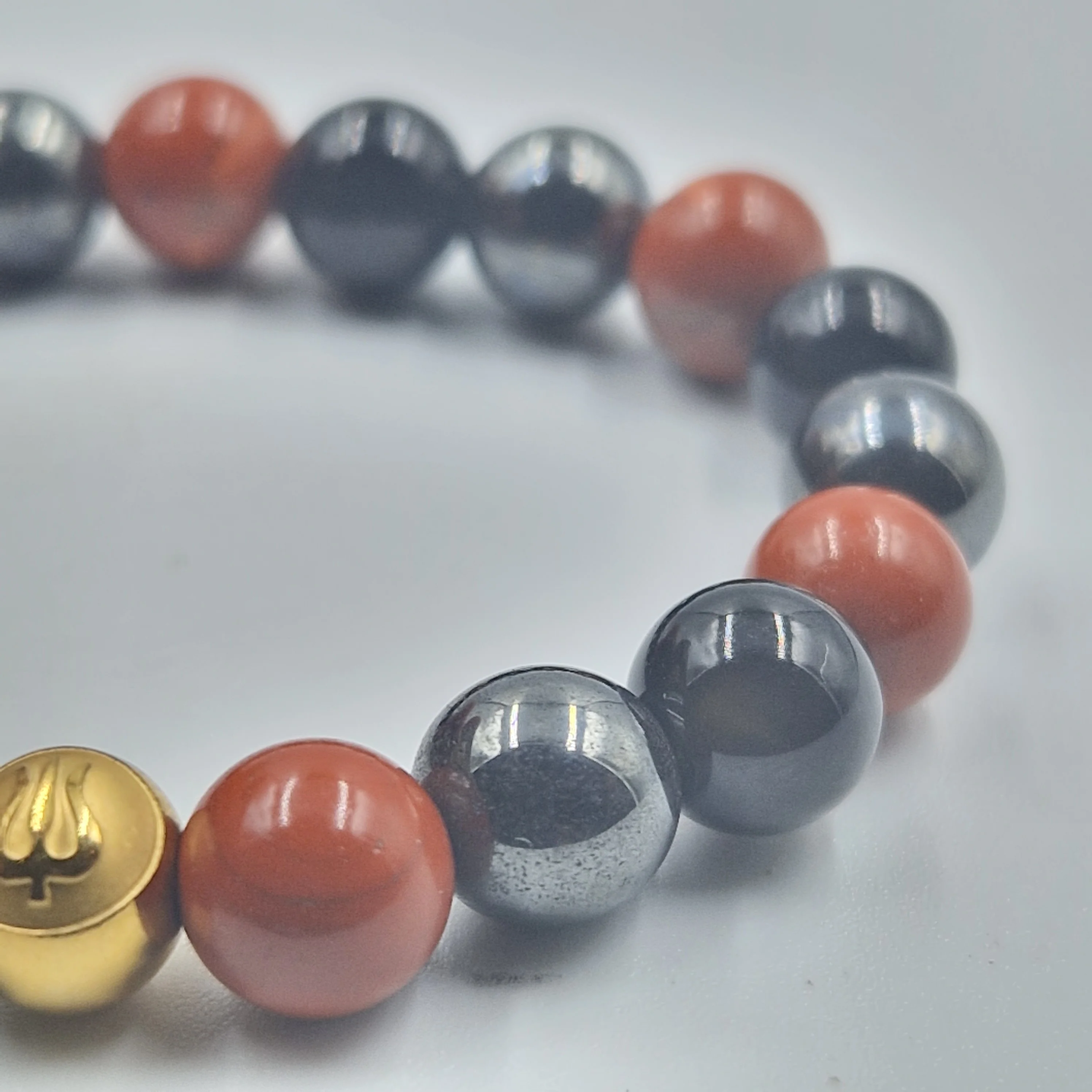 Bracelet COURAGE en Onyx noir, Jaspe rouge et Hématite - Image 2