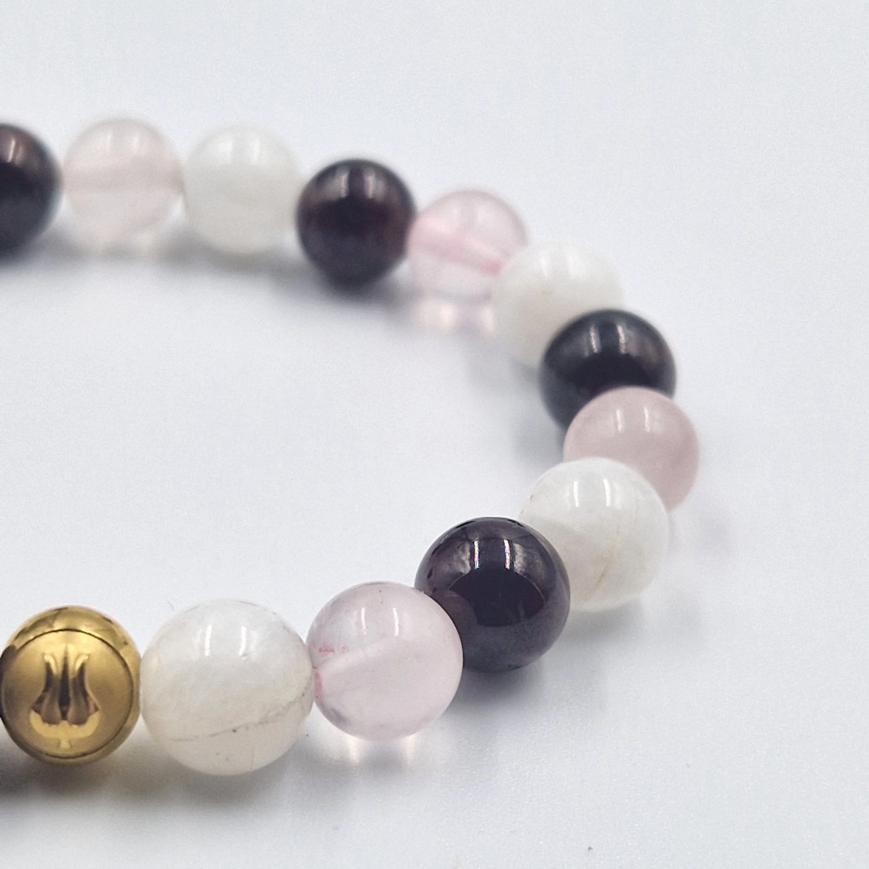 Bracelet LIBIDO en Quartz rose, Pierre de lune blanche et Grenat - Image 2